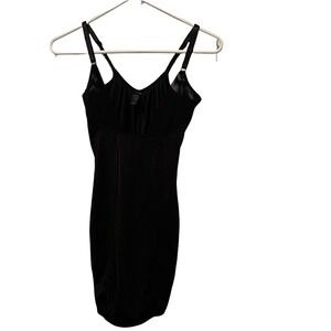 Marilyn Monroe Intimates slip size‎ medium. Preowned in excellent condition.